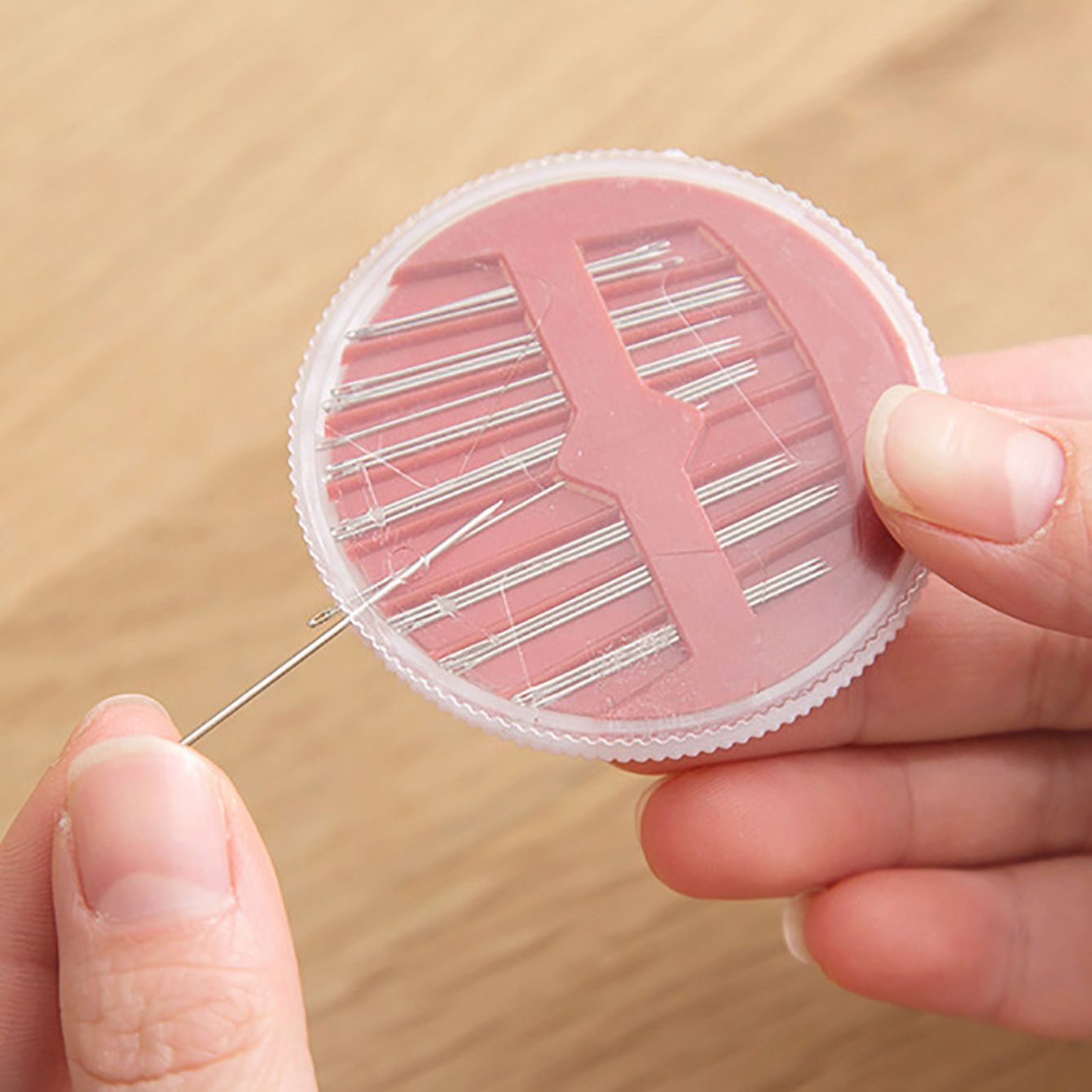 Set of 27 Sewing Kit Including - Needle Threader Tool reseña y precio